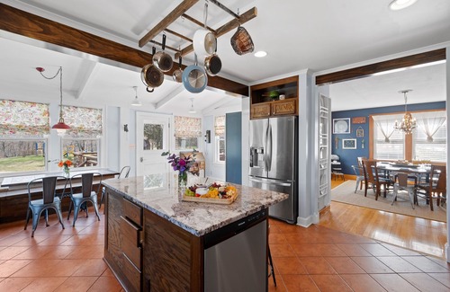 Burlington House | BACKYARD WANDERLAND - Near ARK & Creation Museum - perfect for big families!