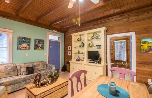 Uptown - Upper Duval House | Bahama House