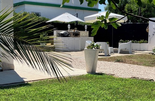 Termoli Villa | Baia dell'Alba - Superb beachfront hacienda in a green setting