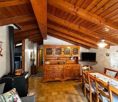 Branzi Apartment | Baita in città
