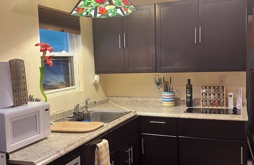 Baiting Hollow Cottage | Baiting Hollow Cozy Cottage w/Walk-to beach, Wineries, farmstands. horsefarms!