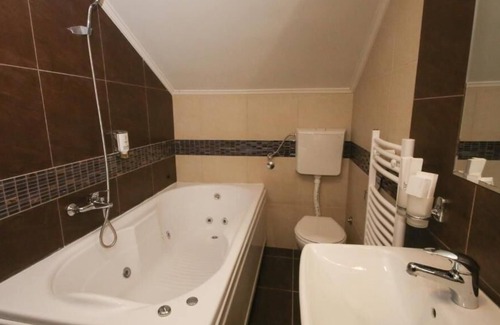 Rakovica Hotel | Bajadera Lux