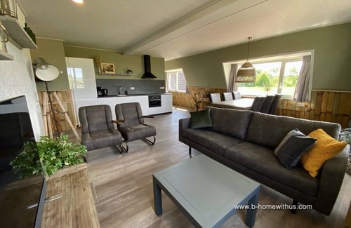 Municipality of Castricum House | BAKKUM: beautifully and comfortably furnished apartment with Airco, close to the beach!