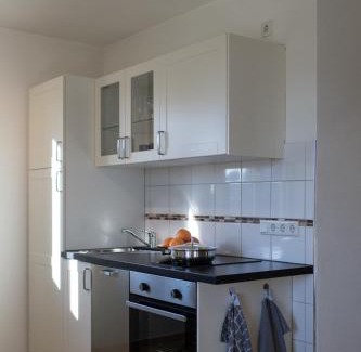 Eurasburg Apartment | BALANCED Apartments, Ferienwohnungen vollausgestattet, ruhig, idyllische ländliche Lage, Nähe A95, zwischen Bad Tölz und München, 5-Seenland, Küche, Tageslichtbad, Sonnenbalkon, direkter Parkplatz, Wifi