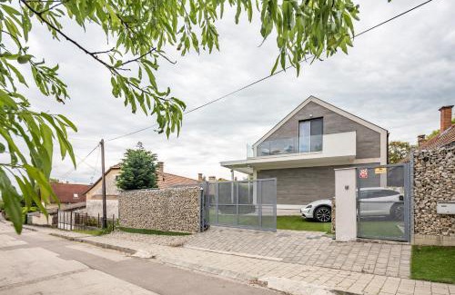 Balatonudvari Villa | BalatonGardens Apartman