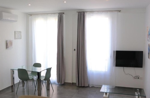 Burjasot Apartment | Balaustrada Apartments