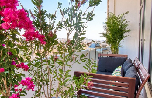 Al Swaifyeh Apartment | Balcony Suite - The Liwan Hotel