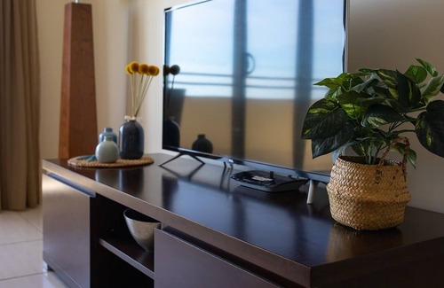 Parap Apartment | Balcony views of spectacular Darwin Harbour, short walk to beach and restaurants