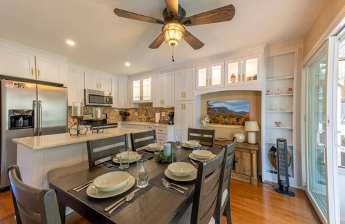 Lake Lure House | Bald Mountain Lake Escape