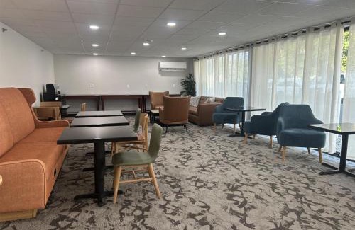 West Springfield Hotel | Baldwin Inn & Suites, SureStay Collection by Best Western