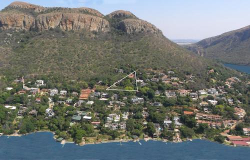 Kosmos House | Bali at Scenic Haven Lodge in Hartbeespoort