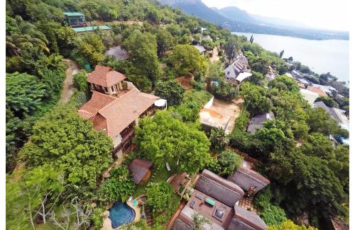 Kosmos House | Bali at Scenic Haven Lodge in Hartbeespoort