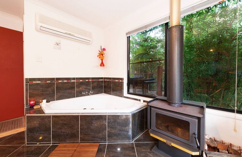 Eudlo Bed & Breakfast | Bali on the Sunshine Coast - Come and Feel the Difference!
