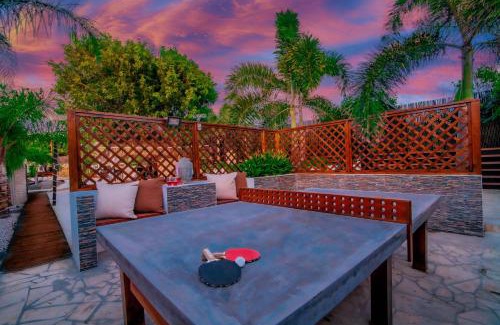 Noord House | Bali Retreat Aruba -2 Pools,Cinema,Yoga,Cave
