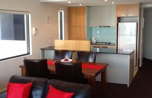 Docklands Apartment | Ballantrae Docklands Apartment 2BD 2BA free WiFi and under cover parking