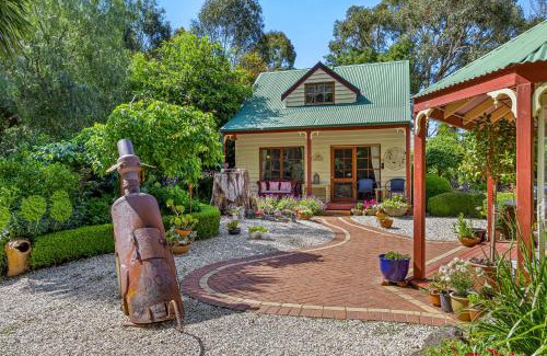 Brown Hill Apartment | Ballarat Cottages