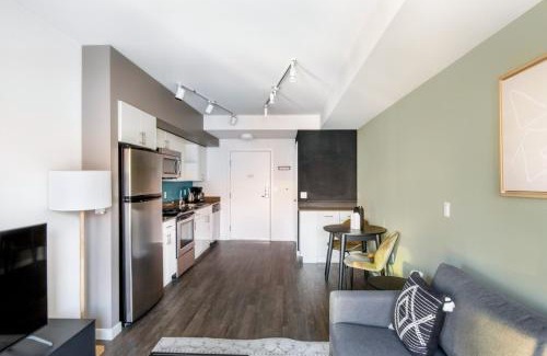 West Woodland Apartment | Ballard 1BR w Lounge Shops BBQ near Dining SEA-468