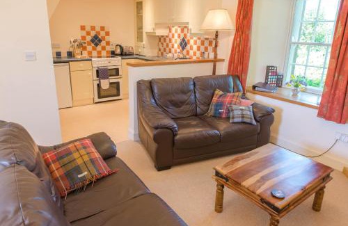 Fintry House | Ballat Smithy Cottage