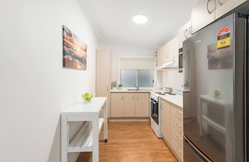 Balgownie Cottage | Bally Escape Cottage Serenity in a Scenic Village