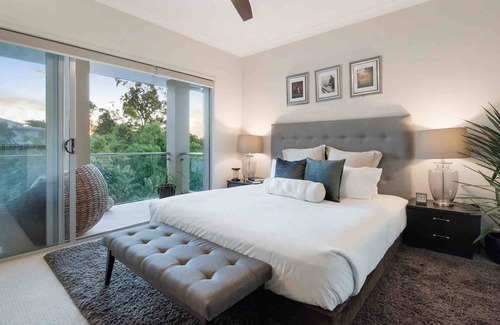 Morningside House | Balmoral House Retreat Pool & Spa