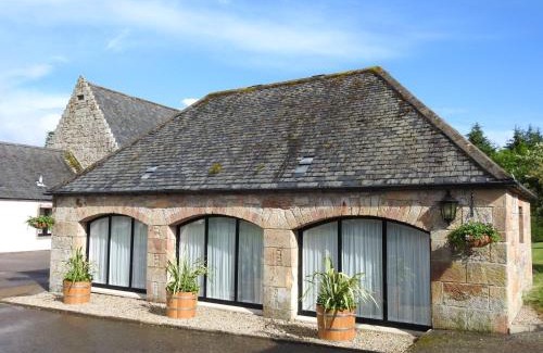 Invergordon Ski Chalet | Balnagown Estates Peat Cottage