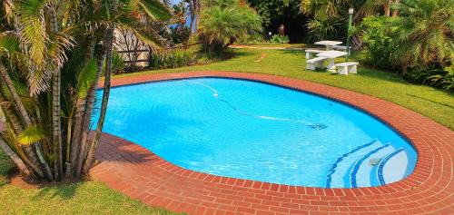 Margate Apartment | Balooga 13 - Sleeps 6 - Amazing sea views!