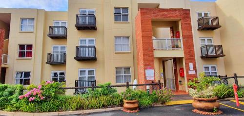 Margate Apartment | Balooga 13 - Sleeps 6 - Amazing sea views!