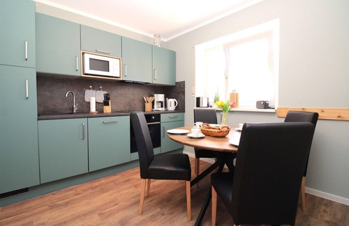 Ostseebad Kuhlungsborn Apartment | Baltic Sea view apartment Rügen 12: 2-room apartment close to the beach with large balcony facing the sea