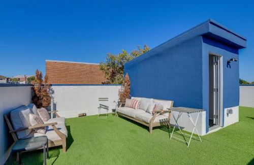 Easterwood House | Baltimore Townhome with Private Rooftop Patio!