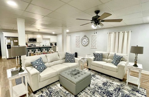 Tuscaloosa Apartment | Bama Creek House - Book Now for Football!