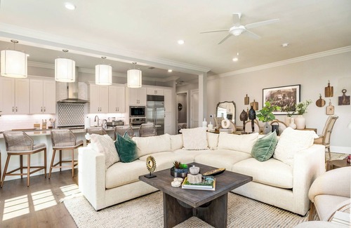 Tuscaloosa Condo | BAMA GAME HOUSE - ON THE STRIP ! LUXURY 3 BEDROOM CONDO - NEW LISTING.