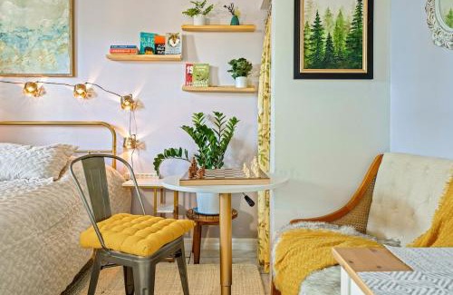 Southwest Apartment | Banana Bungalow at Oeste Palma with BBQ, Bikes, Beach