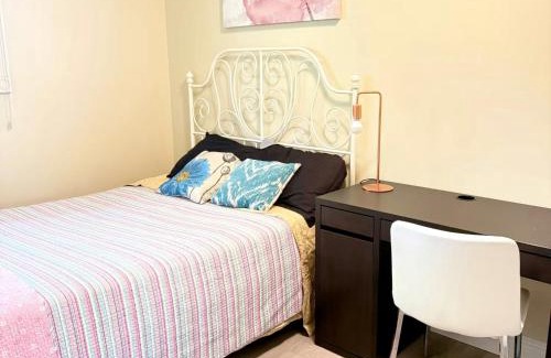 Ranchlands House | Banff mountain House&30 second Bus station Close C-Train& Free Parking