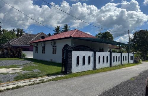 Air Hangat House | Bangli Homestay