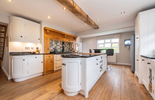 Shobdon House | Bank Farm House - Stunning House & Gardens