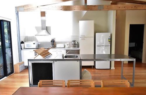 Waratah House | Banksias at Waratah Bay