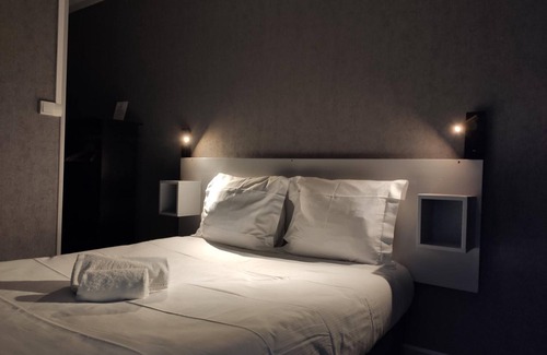 Montrevel-en-Bresse Hotel | Bar Hotel du Centre