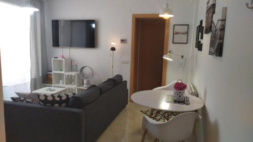 El Roc de Sant Gaieta Apartment | Bara Blanc Beach