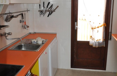 Barakaldo Condo | Barakaldo, BEC, Bilbao. Bright and comfortable apartment. Hospital Cruces, Bilbao