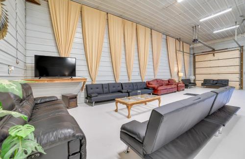Barbeau Apartment | Barbeau Studio with St Marys River Views!
