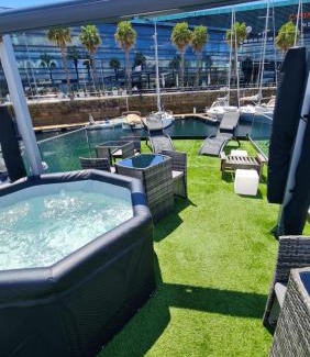 Baiona Boat Rental | Barco-Apartamento en el Náutico de Vigo