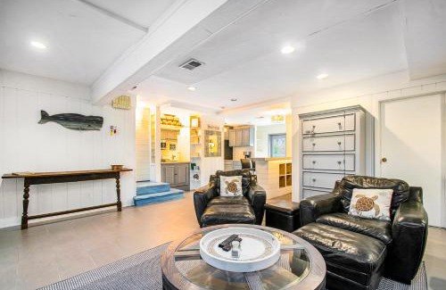 Grand Beach House | Barefoot Cottage Pool House
