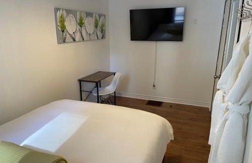 Downtown Ottawa Hostel | Barefoot Inn