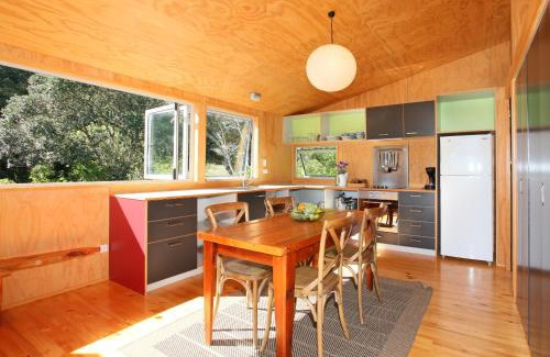 Palm Beach House | Barefoot Spirit - Stay Waiheke