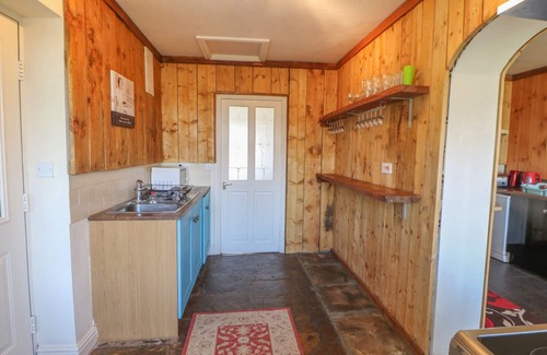 Darlington Cottage | BARFORTH HALL LODGE, pet friendly, with hot tub in Gainford