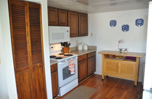 Bethune Beach House | Bargain Beach 4-Bedroom with Pool Table