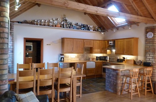 Hornsea House | Barley Edge, Beautiful Barn Conversion, Sleeps 10, Grounds overlook Hornsea Mere