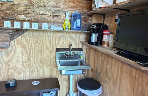 Mesena House | Barn Apartment located in beautiful Warrenton GA. 52ac, Lakes, Walks and more!