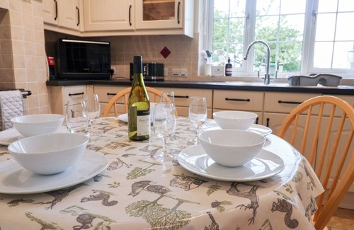 Bridport Cottage | BARN CLOSE FARM, family friendly, with open fire in Morcombelake