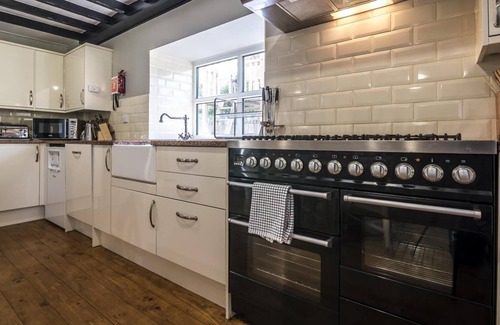 Penally House | Barn Conversion - Hot Tub - Penally - Tenby